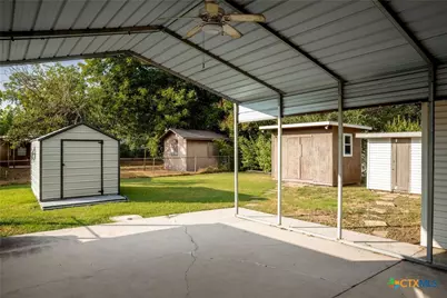 811 Nixon Street, Lockhart, TX 78644 - Photo 45