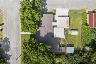 811 Nixon St, Lockhart, TX 78644 - Photo 29