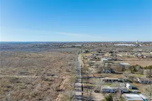 5225 FM2001, Buda, TX 78610 - Photo 25