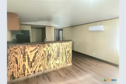 103 E Hickey Street, Yoakum, TX 77995 - Photo 11