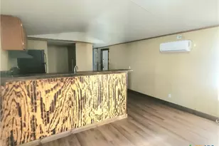 103 E Hickey St, Yoakum, TX 77995 - Photo 11