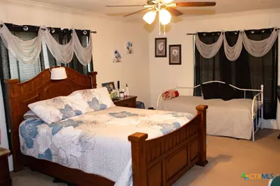 904 Carroll Dr., Yoakum, TX 77995 - Photo 13