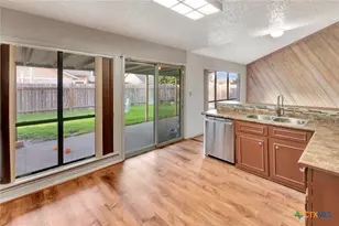 808 Taos Dr, Victoria, TX 77904 - Photo 11