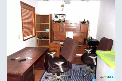 184 Russell Road, Victoria, TX 77904 - Photo 9