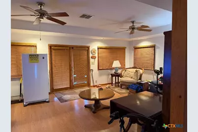 184 Russell Road, Victoria, TX 77904 - Photo 7