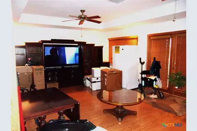 184 Russell Road, Victoria, TX 77904 - Photo 11