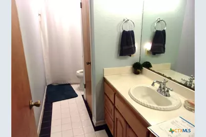 184 Russell Road, Victoria, TX 77904 - Photo 15