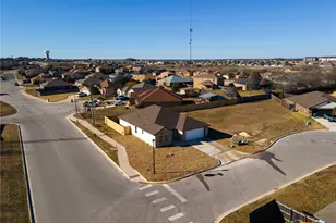 2005 Blackhawk Loop, Belton, TX 76513 - Photo 3