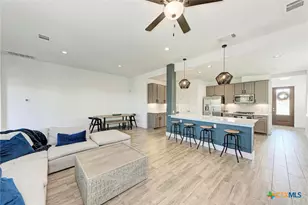 521 Elm Green St, Hutto, TX 78634 - Photo 19