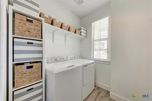 521 Elm Green St, Hutto, TX 78634 - Photo 39