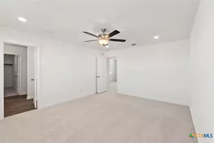 412 Paradise Cyn Dr, Jarrell, TX 76537 - Photo 13