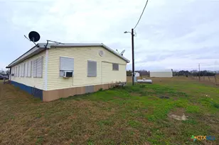 95 Kellie Ln, Seadrift, TX 77983 - Photo 3