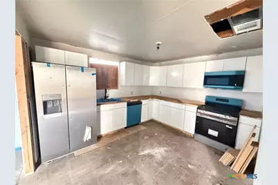 416 Avenue C, Seguin, TX 78155 - Photo 9