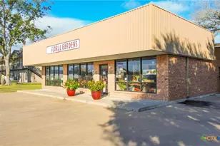 802 W Jackson St, El Campo, TX 77437 - Photo 1