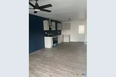 955 University Lane, Seguin, TX 78155 - Photo 5