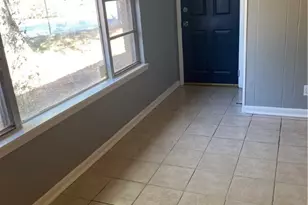 955 University Ln, Seguin, TX 78155 - Photo 3