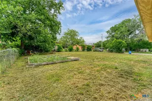 955 University Ln, Seguin, TX 78155 - Photo 21