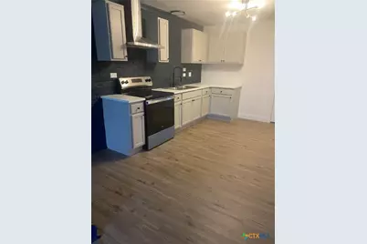 955 University Lane, Seguin, TX 78155 - Photo 7