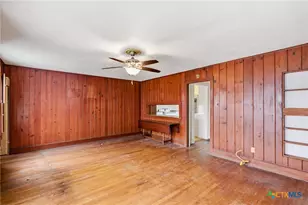 1208 N Moody St, Victoria, TX 77901 - Photo 9