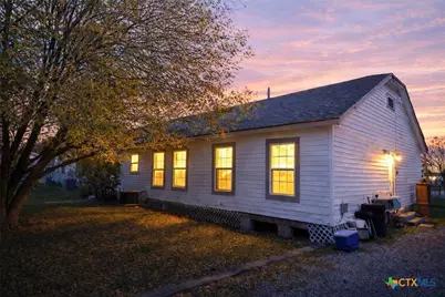 120 Haviland Street, Port Lavaca, TX 77979 - Photo 1