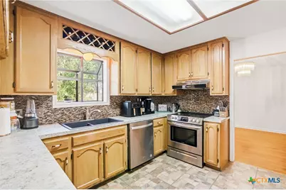 314 Kelly Drive, Victoria, TX 77904 - Photo 7