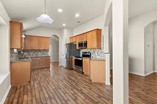 416 Roadrunner Ave, New Braunfels, TX 78130 - Photo 5