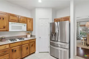 308 Elmwood Dr, New Braunfels, TX 78130 - Photo 15