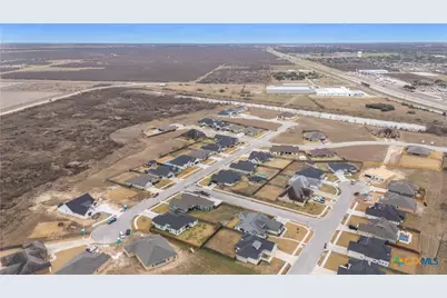 104 Beacon Lane, Victoria, TX 77904 - Photo 7