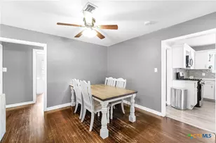 4805 Lilac Ln, Victoria, TX 77904 - Photo 11