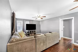 4805 Lilac Ln, Victoria, TX 77904 - Photo 9