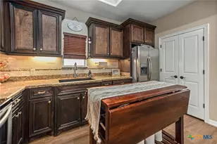 231 Oleander Ave, Tivoli, TX 77990 - Photo 13