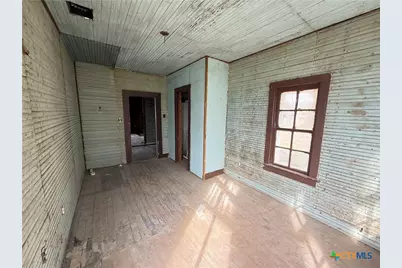 316 W Seideman Street, Seguin, TX 78155 - Photo 11