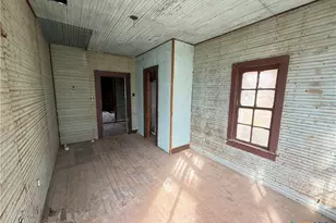 316 W Seideman St, Seguin, TX 78155 - Photo 11