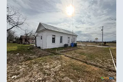 316 W Seideman Street, Seguin, TX 78155 - Photo 13