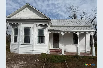 316 W Seideman Street, Seguin, TX 78155 - Photo 1