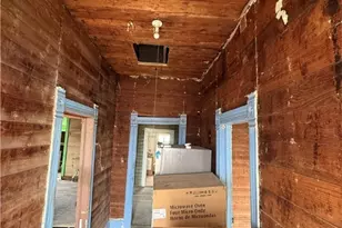 316 W Seideman St, Seguin, TX 78155 - Photo 5