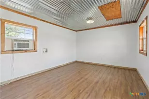 470 Lyon Rd, Seguin, TX 78155 - Photo 33