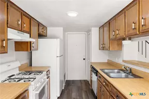 2402 Skylark Cir, Killeen, TX 76549 - Photo 11