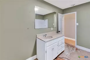 4002 Callis St, Victoria, TX 77901 - Photo 17