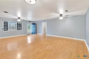 4002 Callis St, Victoria, TX 77901 - Photo 5