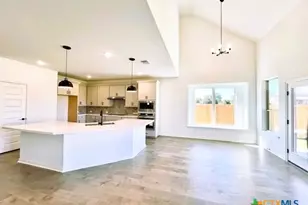 608 Breeze Hollow Ln, Georgetown, TX 78628 - Photo 3