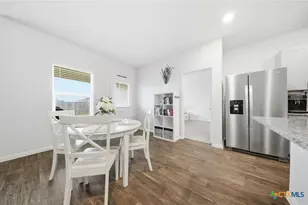 323 Elephants Ear Dr, New Braunfels, TX 78130 - Photo 7