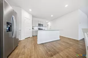 323 Elephants Ear Dr, New Braunfels, TX 78130 - Photo 5