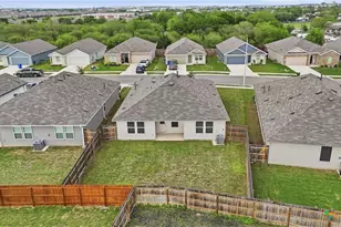323 Elephants Ear Dr, New Braunfels, TX 78130 - Photo 43