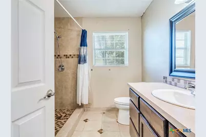 721 E Pine Street, Seguin, TX 78155 - Photo 19