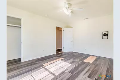 721 E Pine Street, Seguin, TX 78155 - Photo 21