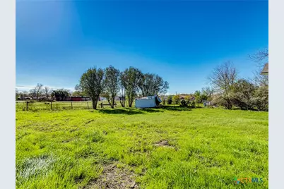 721 E Pine Street, Seguin, TX 78155 - Photo 23