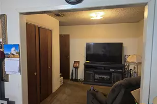 1517 School St, Gonzales, TX 78629 - Photo 5