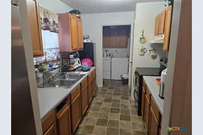 1517 School Street, Gonzales, TX 78629 - Photo 3