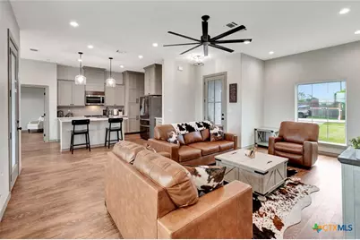 305 Turkey Lane, Victoria, TX 77905 - Photo 5